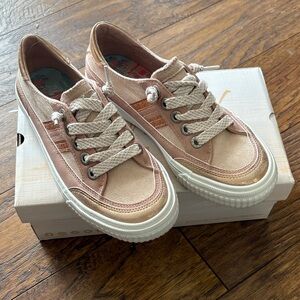 Women's Casual Sneakers in Pink and Cream